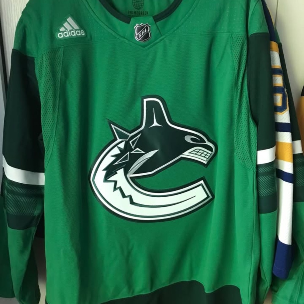 Vancouver Canucks St. Patrick's/Paddy Day Theme Jersey - Size 54